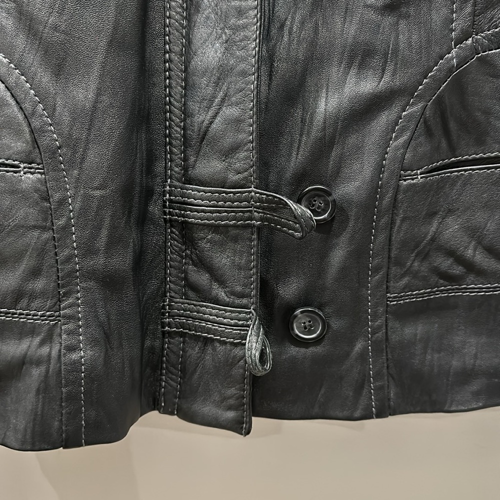 Soft, black leather jacket with zipper and button feature - Picture 2 of 7